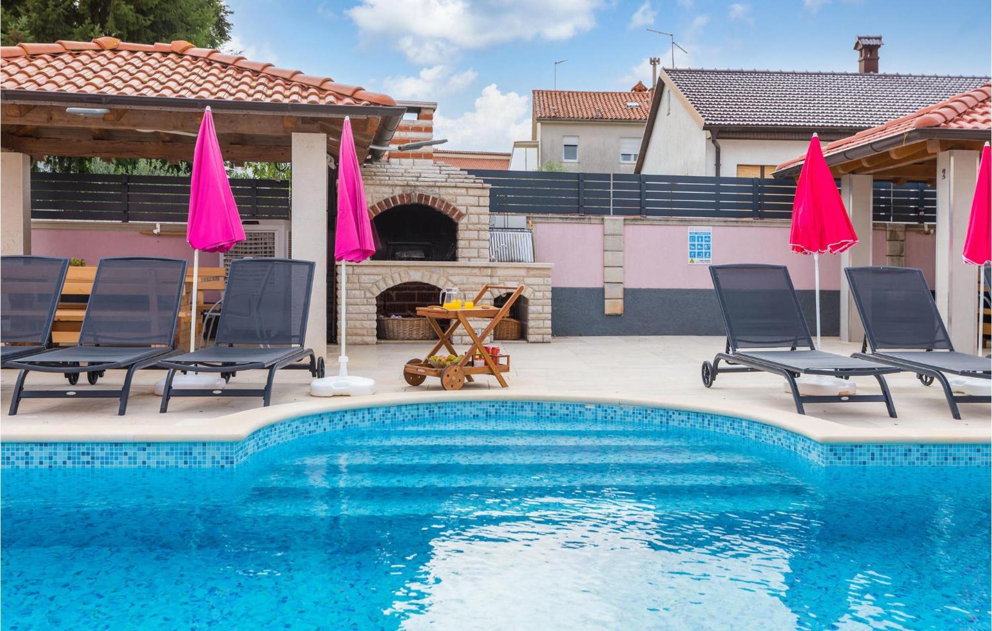 Lovely Apartment In Valbandon With Kitchen Fažana Zewnętrze zdjęcie